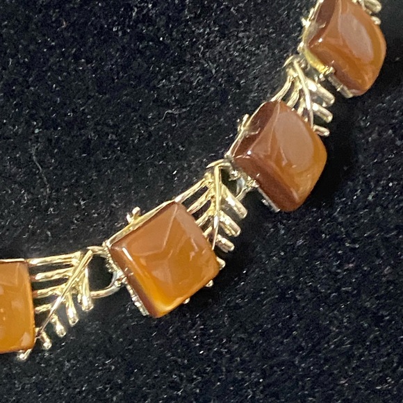 Coro Moonglow Lucite Gold Necklace - Picture 4 of 13